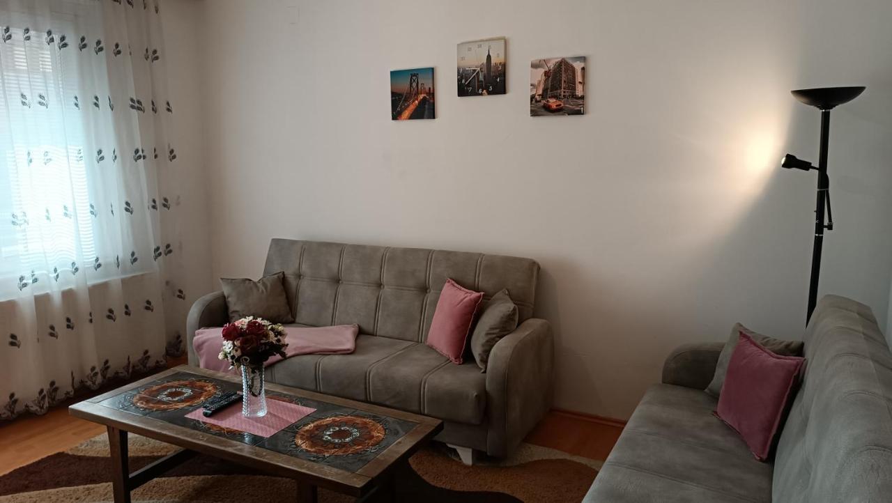 City Park Apartments Pristina Buitenkant foto